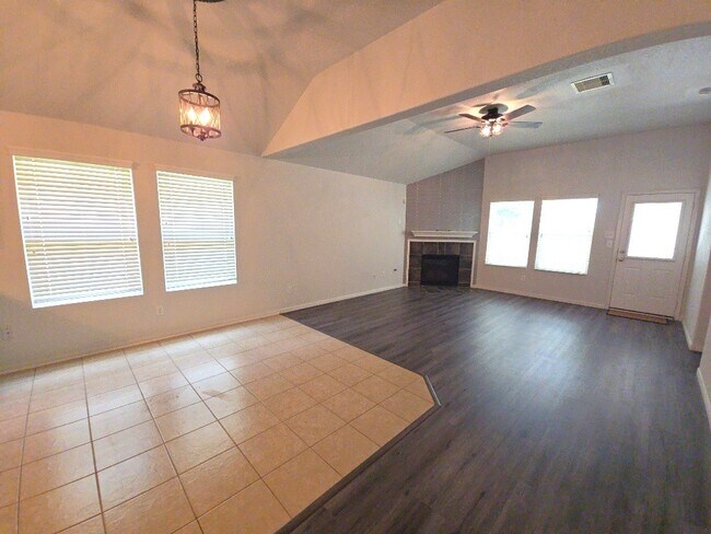 Building Photo - 3103 Thicket Path Way