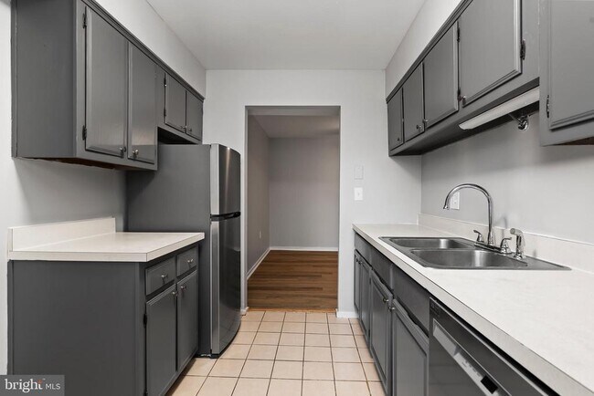 Building Photo - 4341 Carlisle Pike