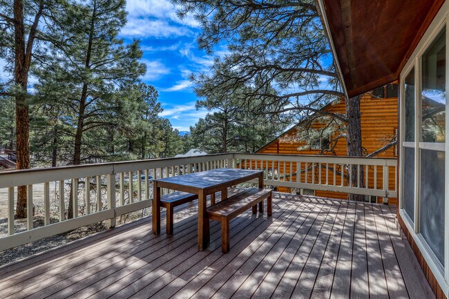 Building Photo - 26 N Debonaire Ct