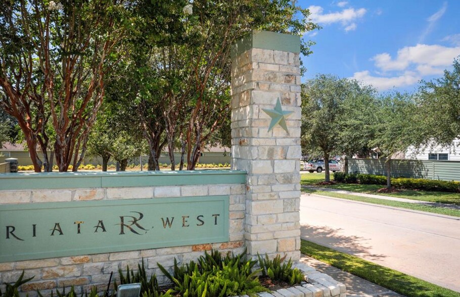 Riata West Neighborhood - 18022 Riata Crossing Dr