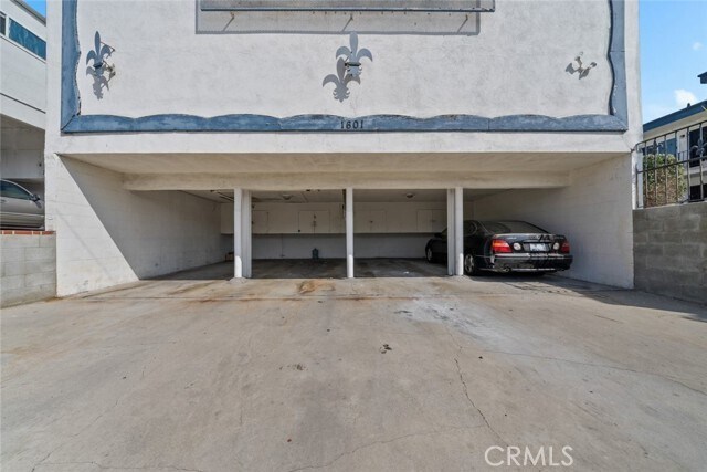 Building Photo - 1601 College View Dr