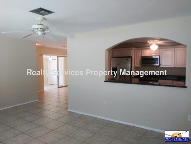 Building Photo - DESIRABLE MCGREGOR AREA!!!