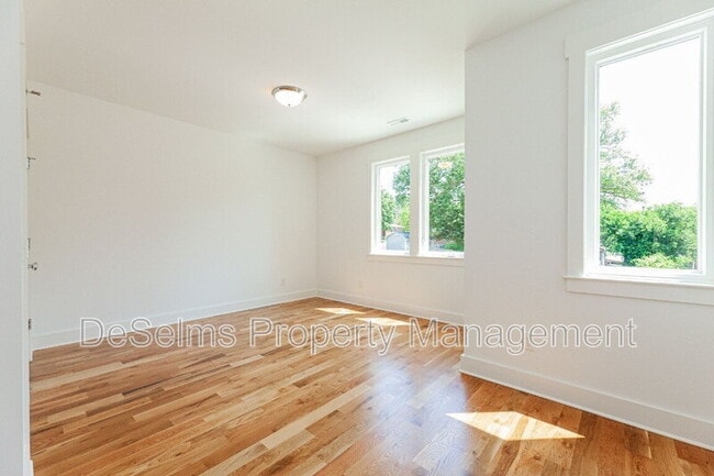 Building Photo - 335 Mckennell Dr