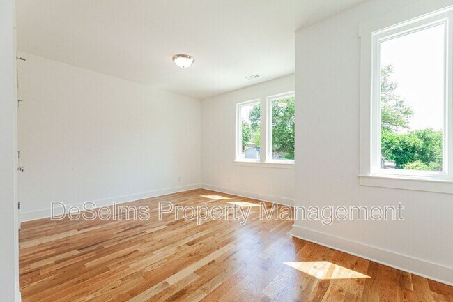 Building Photo - 335a Mckennell Drive