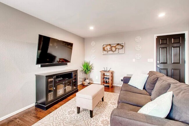 Building Photo - 1247 Cedarwood Dr