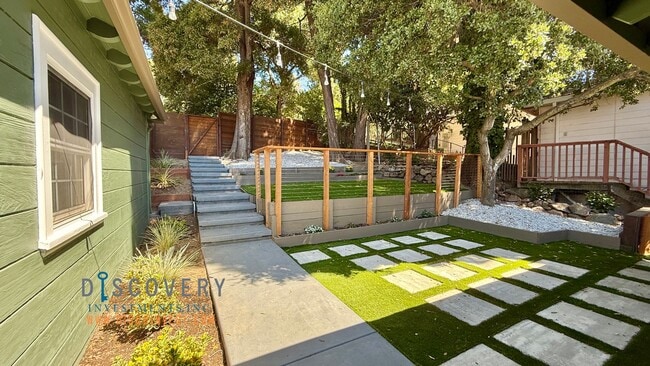 Building Photo - Elegant Modern Montclair Retreat Designed ...