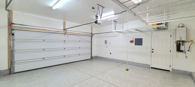 Building Photo - Beautifull Single Family Home in Folsom w/ Solar, Tankless Water Heater, Pool Access, Bonus Room ...