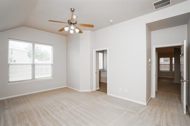 Building Photo - 1424 Canary Dr