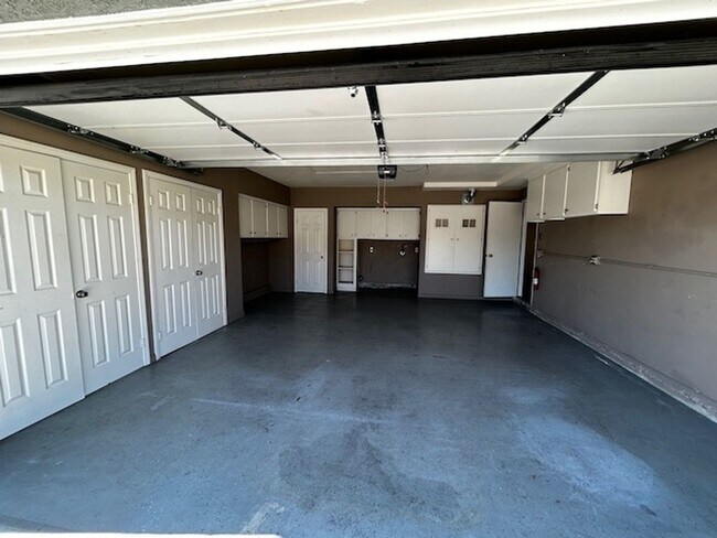 Building Photo - DON'T MISS OUT! HOME AVAILABLE BEGINNING OF MAY