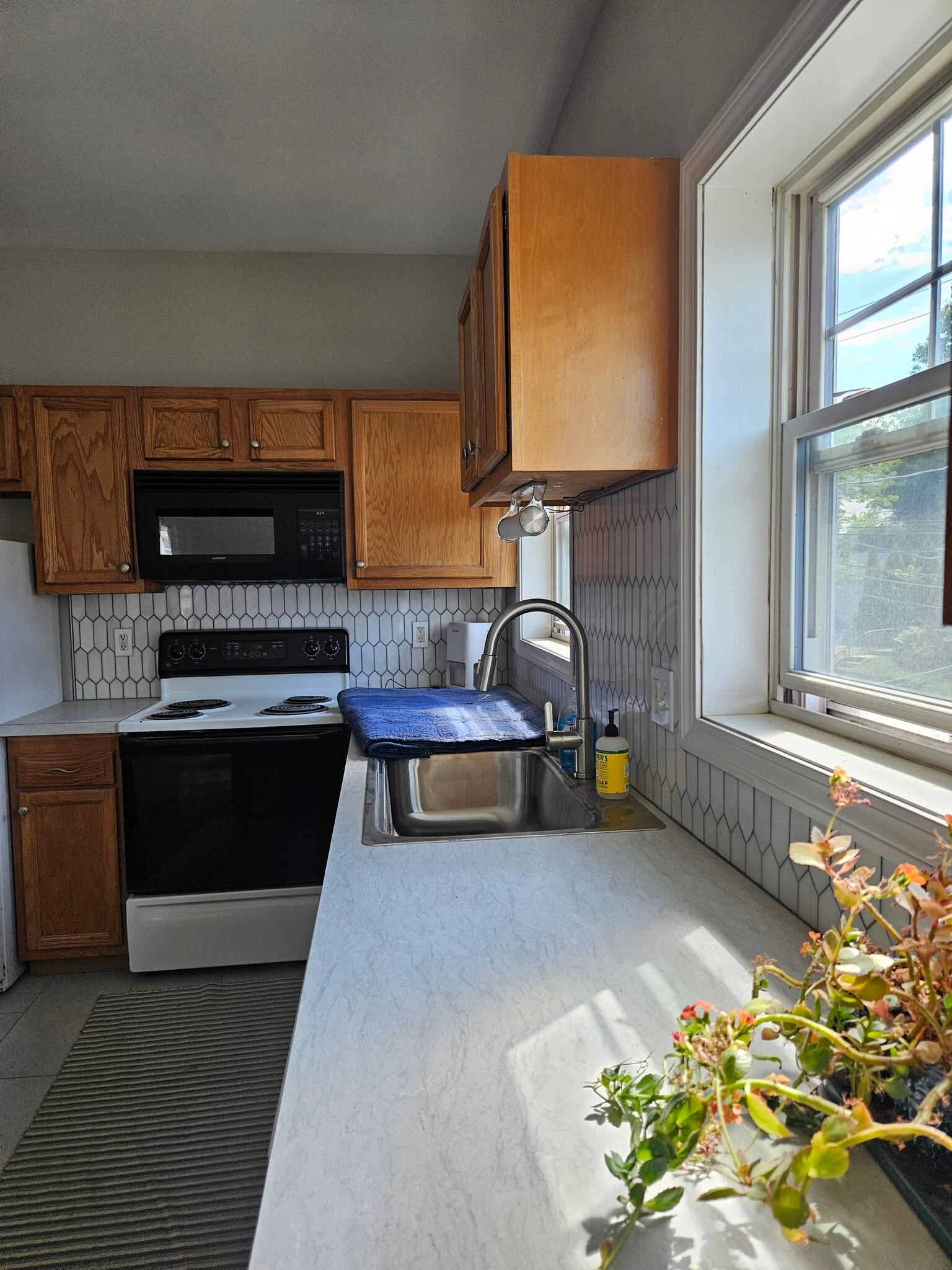 New countertops and backsplash - 81 Main Street Anx