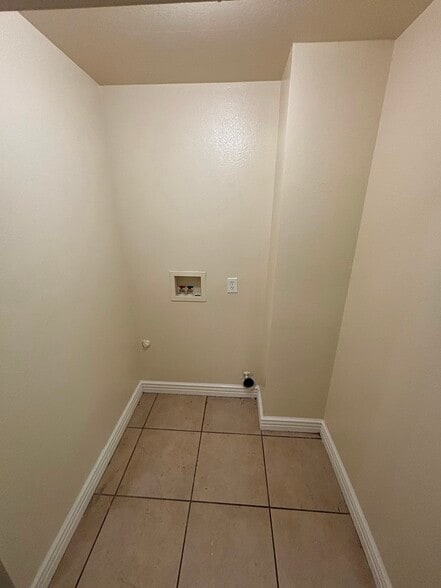 Building Photo - 128 E 62nd St