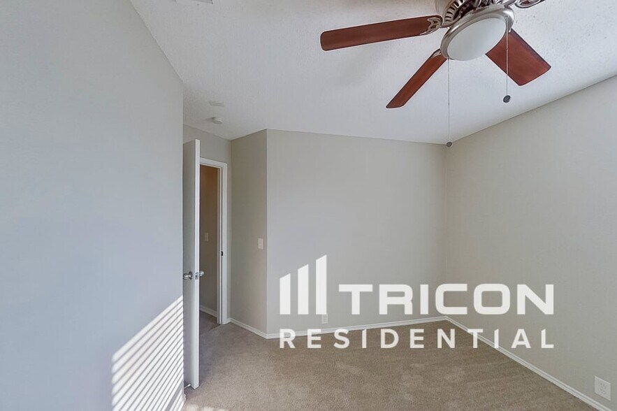 Building Photo - 232 Tulane Dr