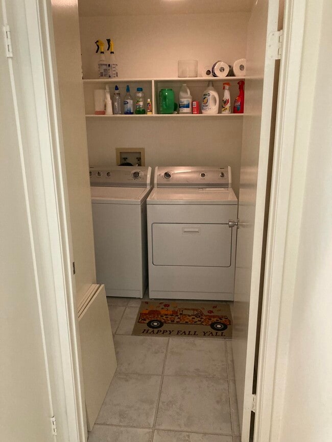 Building Photo - 54635 Shoal Creek