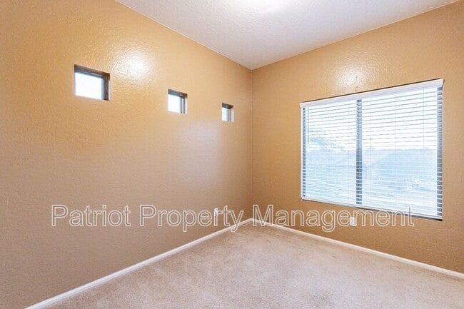 Building Photo - 42509 N 45th Dr