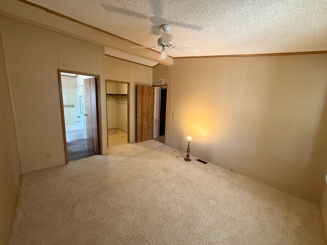Building Photo - Two Bedroom Double Wide in the Fortuna Foothills!