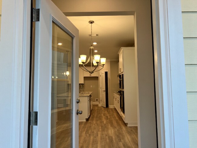 Building Photo - 4091 Aveline Ln