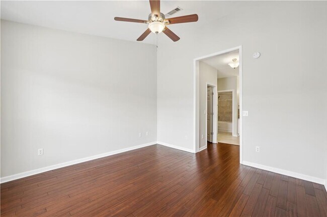 Building Photo - 7110 Woodland Ln