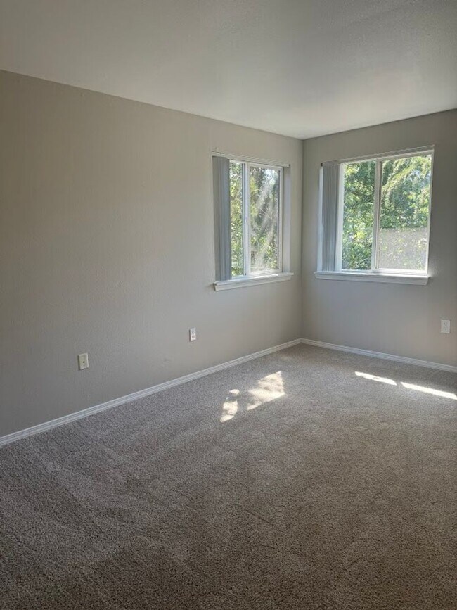 Building Photo - Everything you’ve been dreaming of is here...