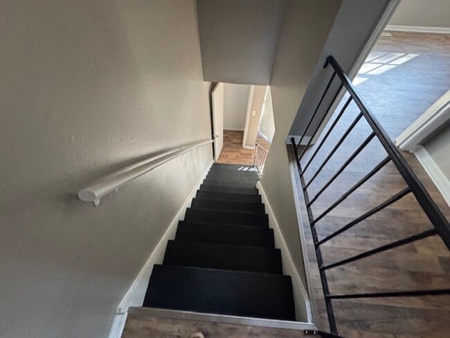 Building Photo - MOVE IN SPECIAL AVAILABLE!!