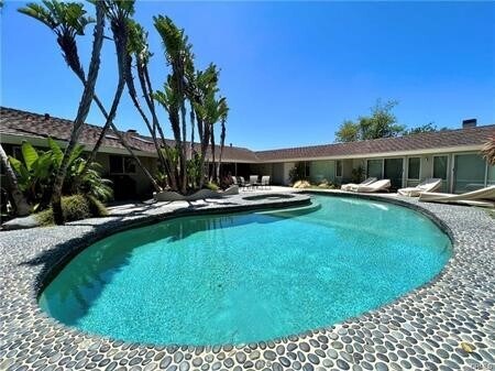 Building Photo - 2490 Monaco Dr