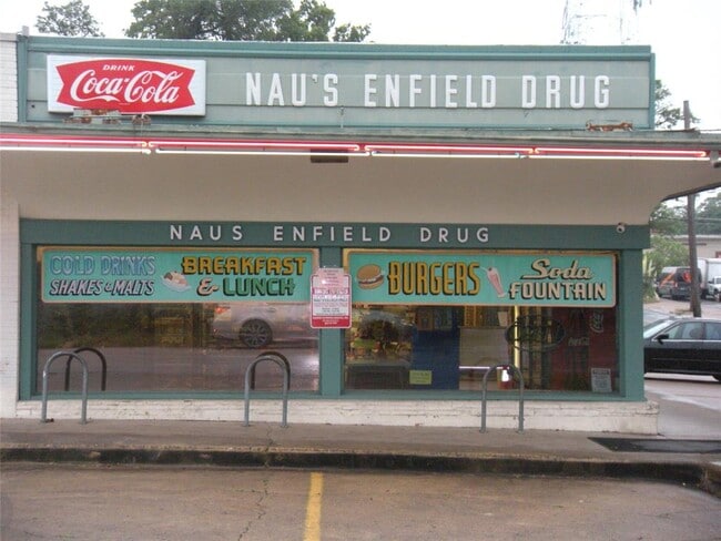 Building Photo - 1607 Palma Plaza