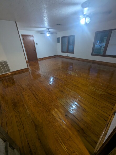 Building Photo - 8098 Eleanor Andrews Rd