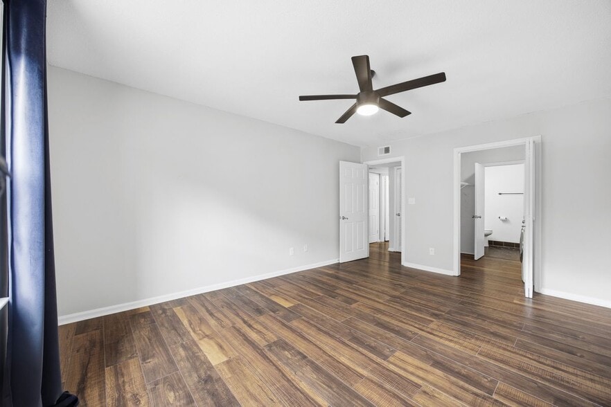 Building Photo - 4739 Hedgemore Dr