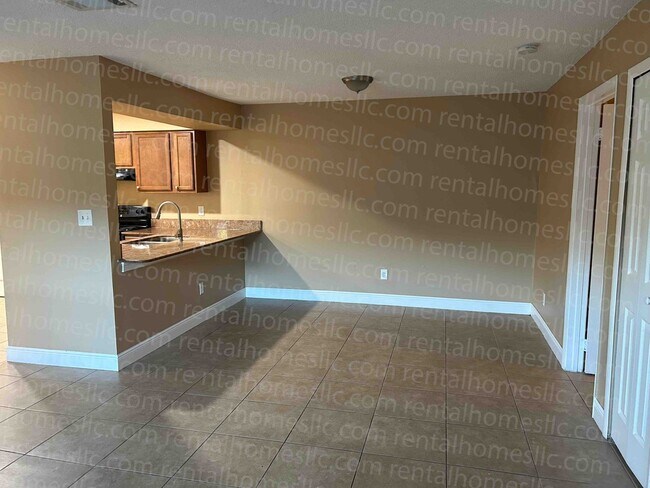 Building Photo - Remodeled Patio Home, Minutes Away From UCF, Technology Park, & the E/W Expressway