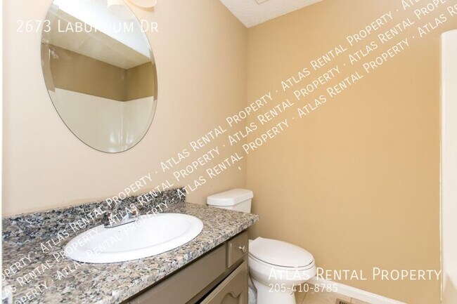 Building Photo - 2673 Laburnum Dr