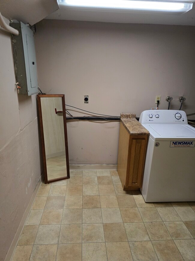 Building Photo - Fairway