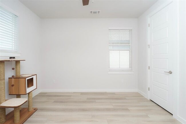 Building Photo - 2221 Nightjar Song Dr
