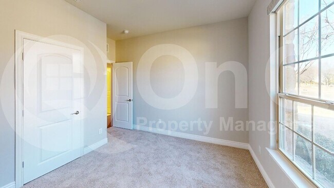 Building Photo - 1055 Enchanted Rock Dr