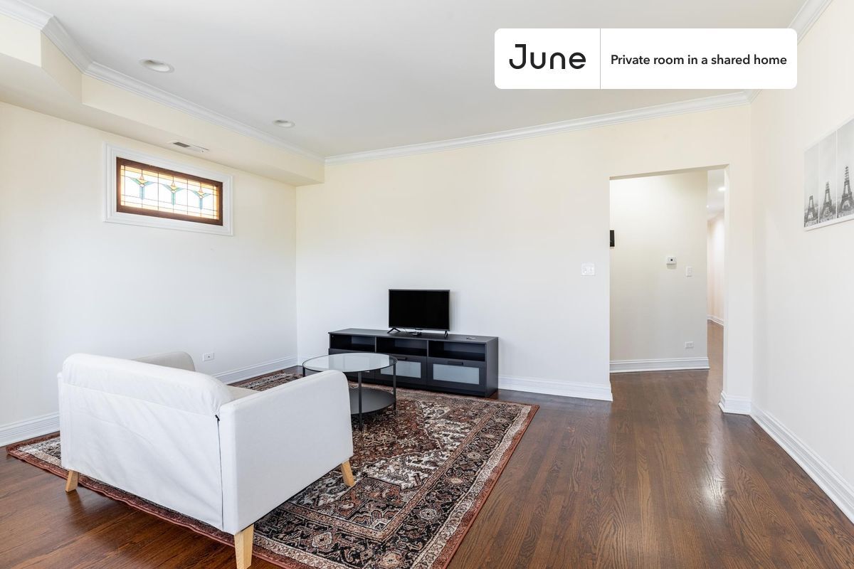 Building Photo - Room in Shared 4 bed/2 bath home