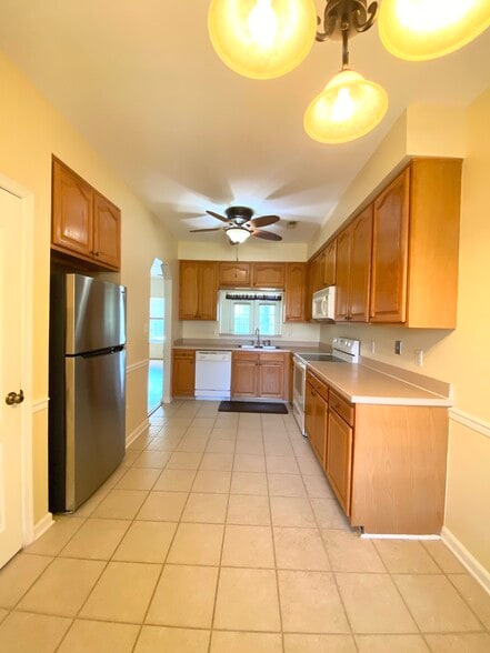 Kitchen - 2509 Hartley St