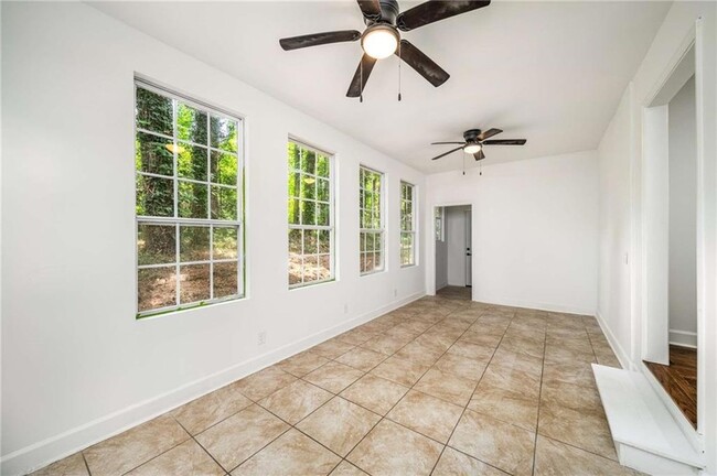 Building Photo - 1774 Laurelwood Dr SW