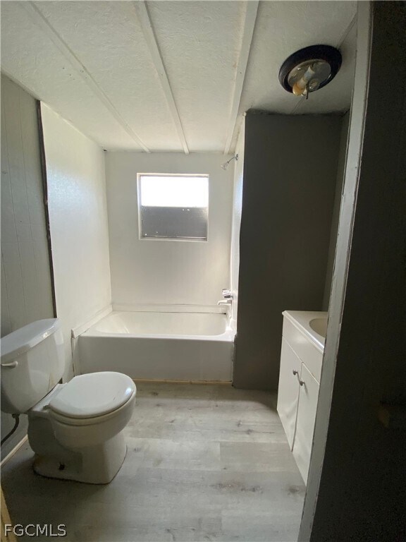 Building Photo - 8086 Heck Dr