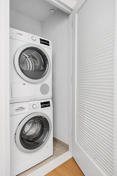 Building Photo - 171 Suffolk St