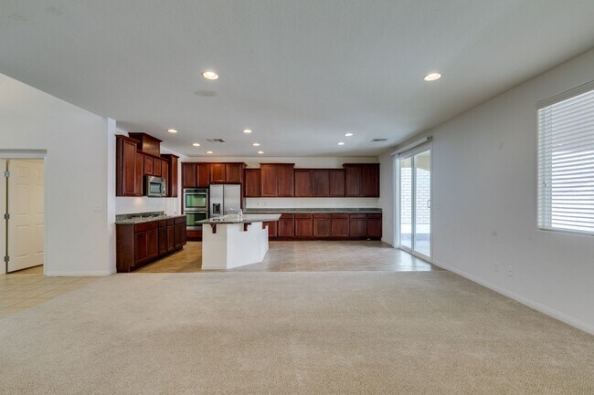 Building Photo - 12056 La Palmera Ave