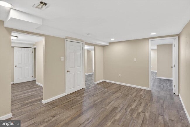 Building Photo - 3666 Clifmar Rd