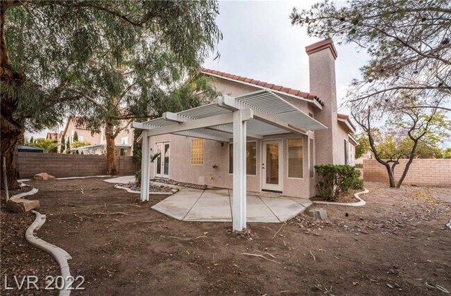 Building Photo - 8043 Shadowvale Dr