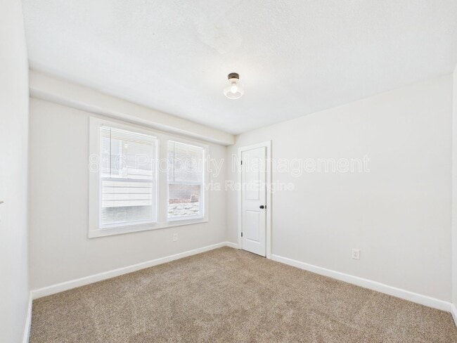 Building Photo - 4140 College Ave