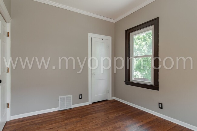 Building Photo - Completely Remodeled! 3 Bedroom / 3 Bathro...
