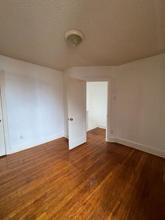 Building Photo - 1939 Plymouth St