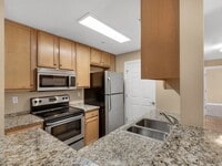 Building Photo - Beautiful One Bedroom Apartment in Fort Walton Beach!