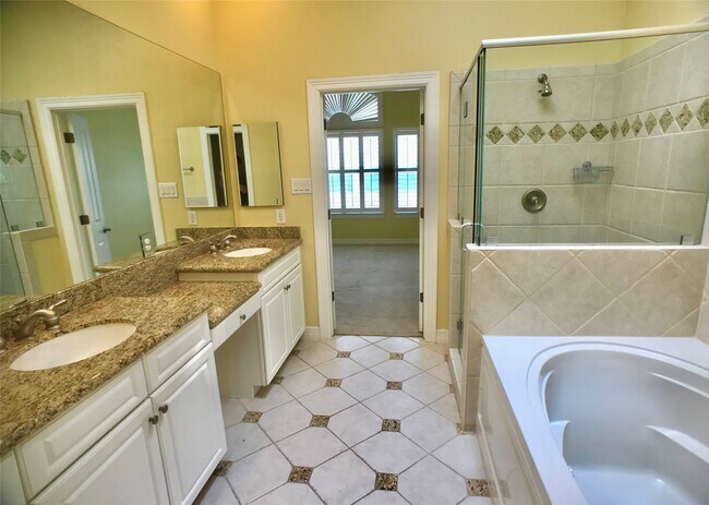 Building Photo - 2104 Bancroft Ln