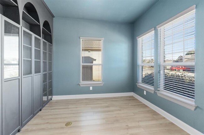 Building Photo - 508 Pinnacle View Dr