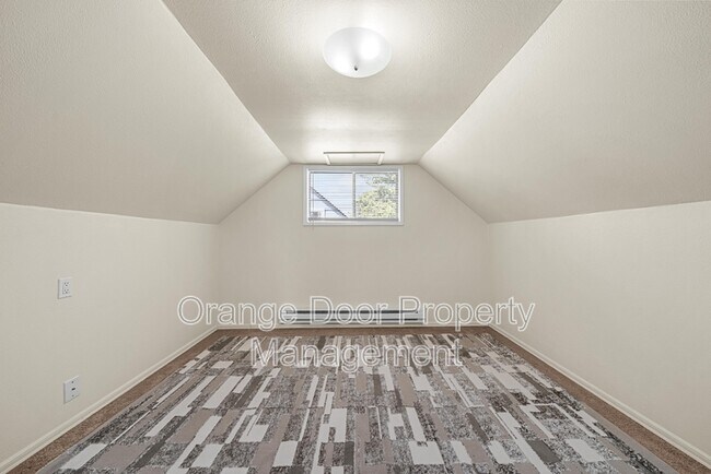 Building Photo - 834 S 72nd St