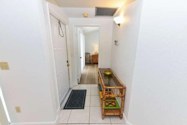 Building Photo - 1801 S US Hwy 1