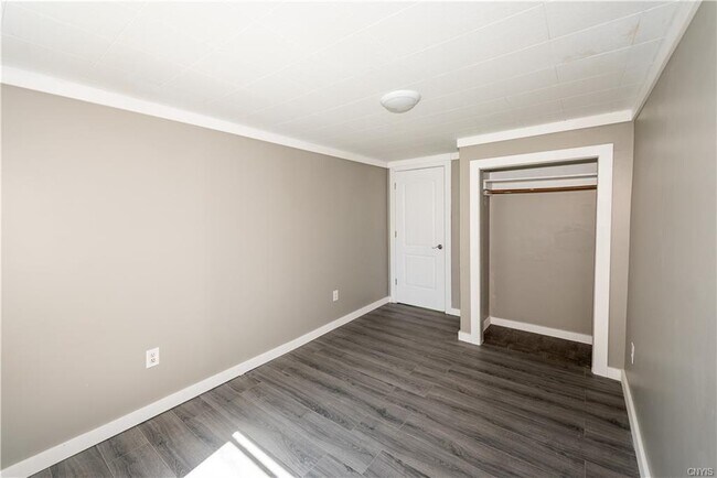 Building Photo - Van Buren RD, Single Family Home