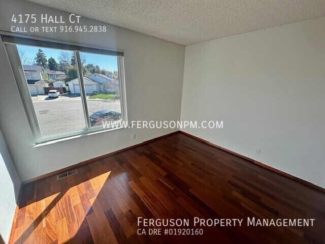 Building Photo - 4175 Hall Ct